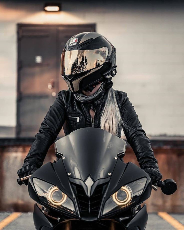 Motovlog post on Dostana