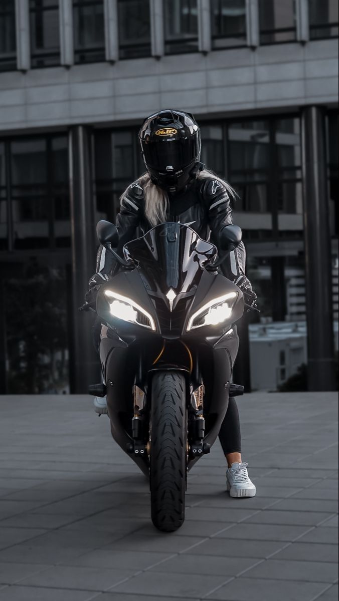 Motovlog post on Dostana
