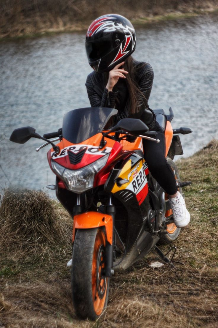 Motovlog post on Dostana
