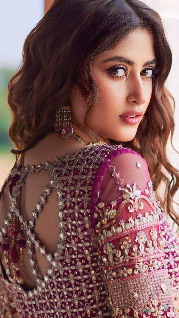 Fashion post on Dostana