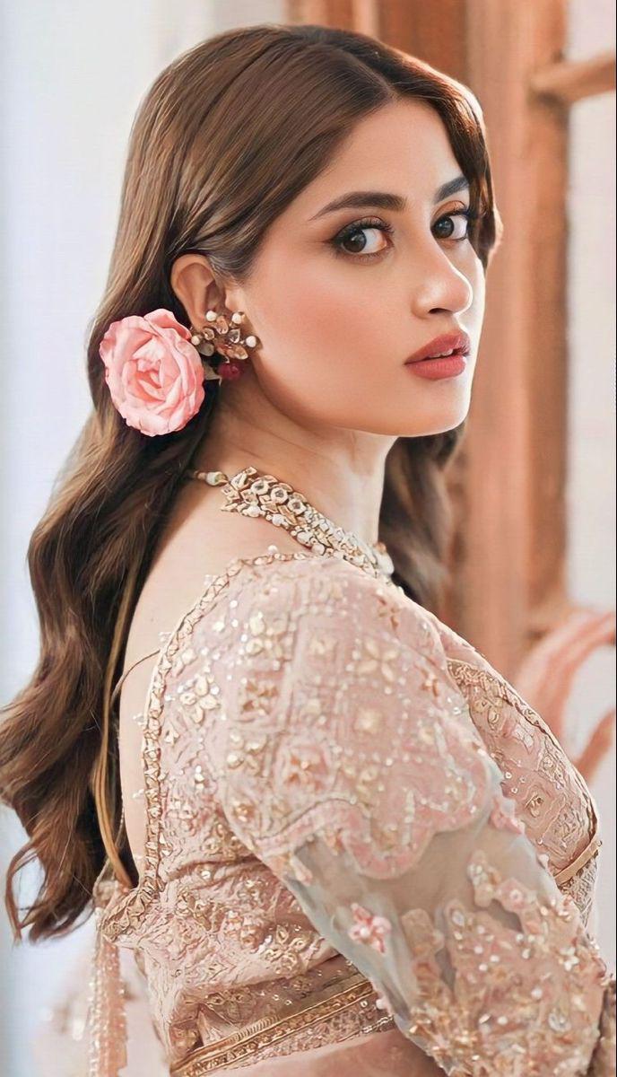 Fashion post on Dostana