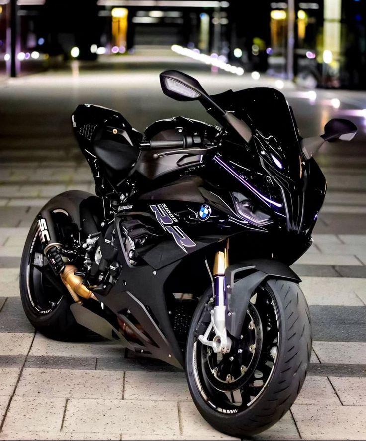 Motovlog post on Dostana