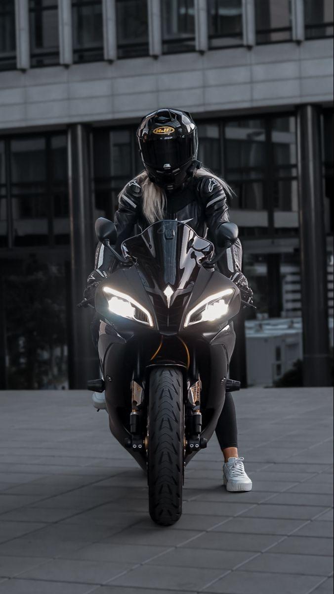 Motovlog post on Dostana