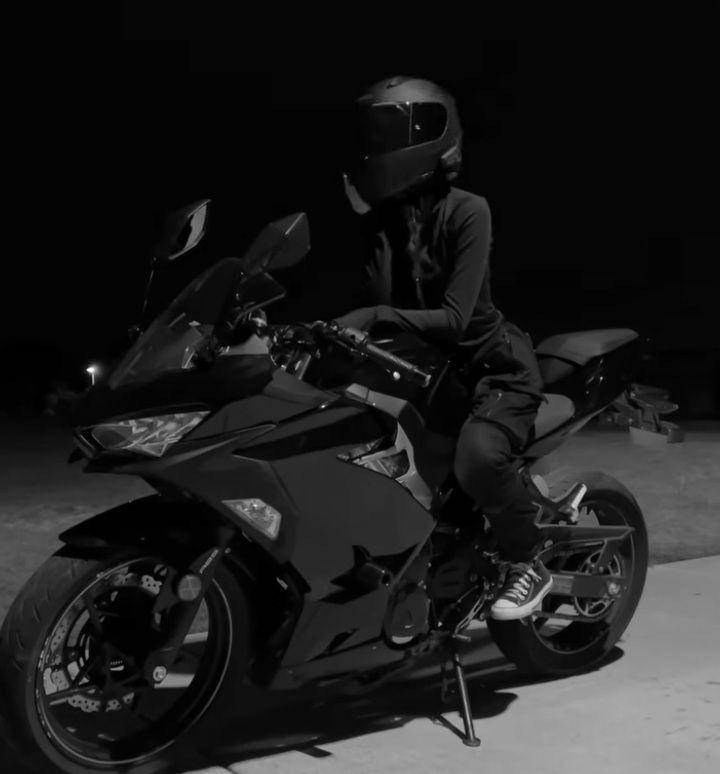 Motovlog post on Dostana