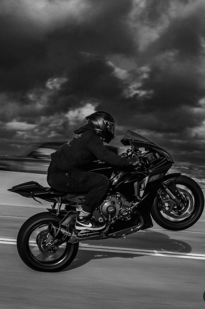 Motovlog post on Dostana