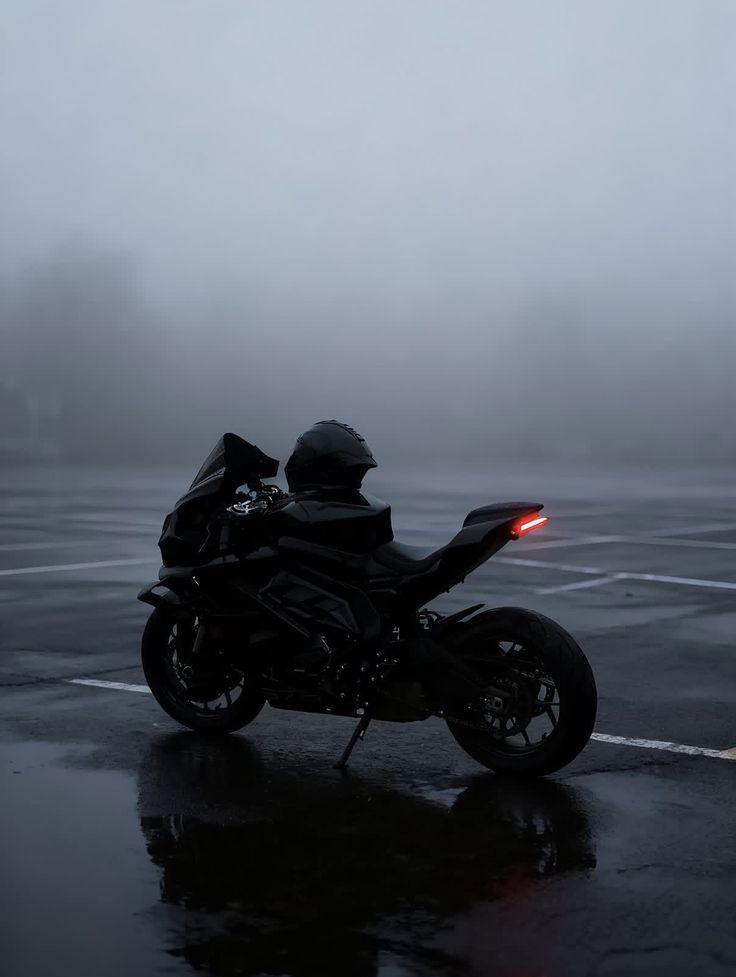 Motovlog post on Dostana