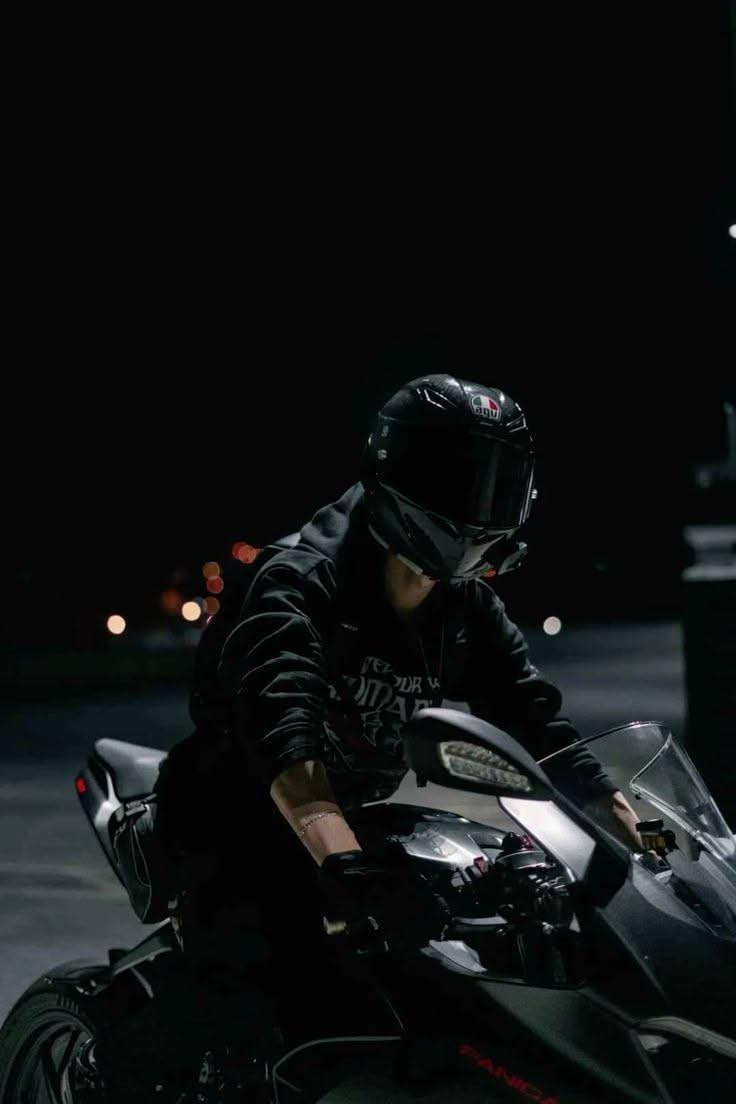 Motovlog post on Dostana