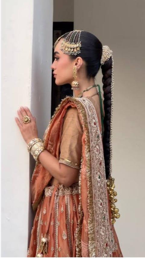 Fashion post on Dostana