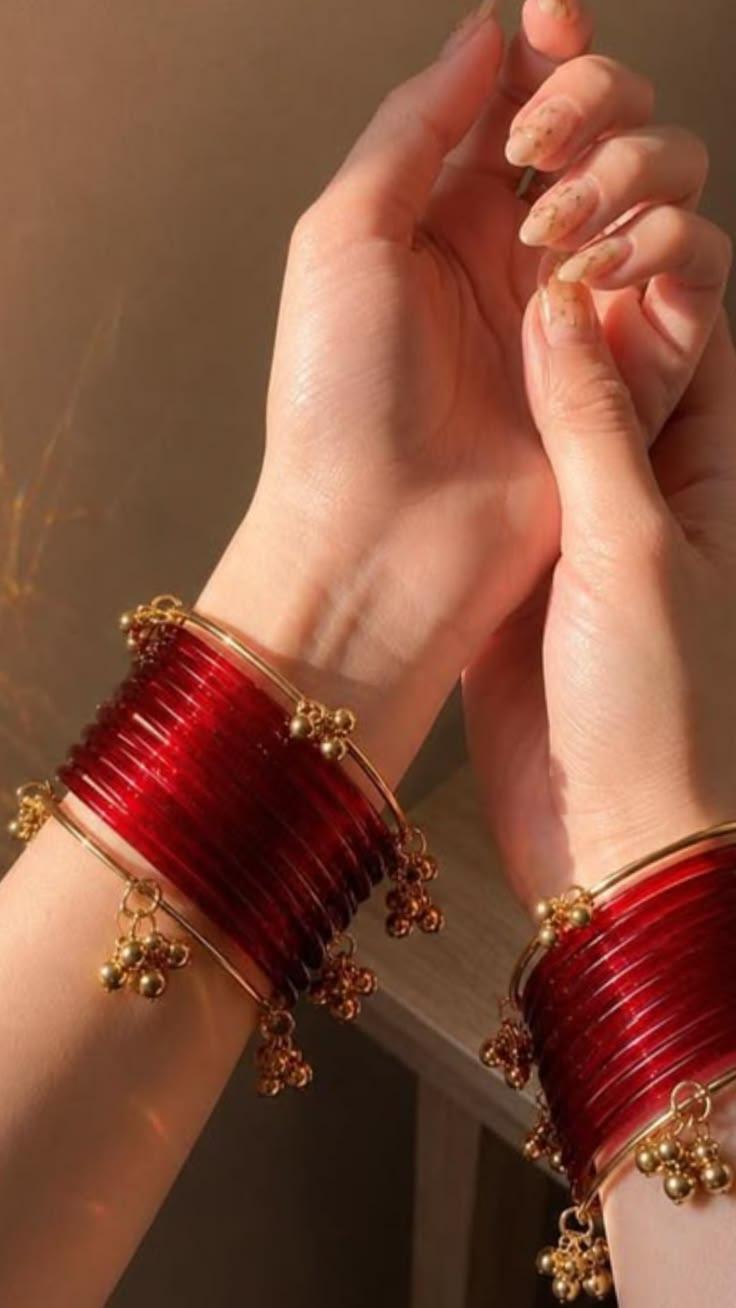 Fashion post on Dostana