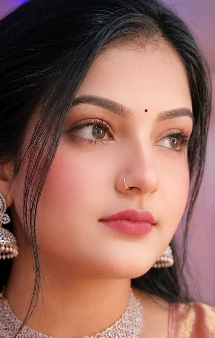 قرب کے نہ وفا کے ہوتے ہیں
سارے جھگڑے اَنا کے ہوتے ہیں

بات نیت کی ہے صرف ورنہ 

وقت سارے دعا کے ہوتے ہیں

بھول…