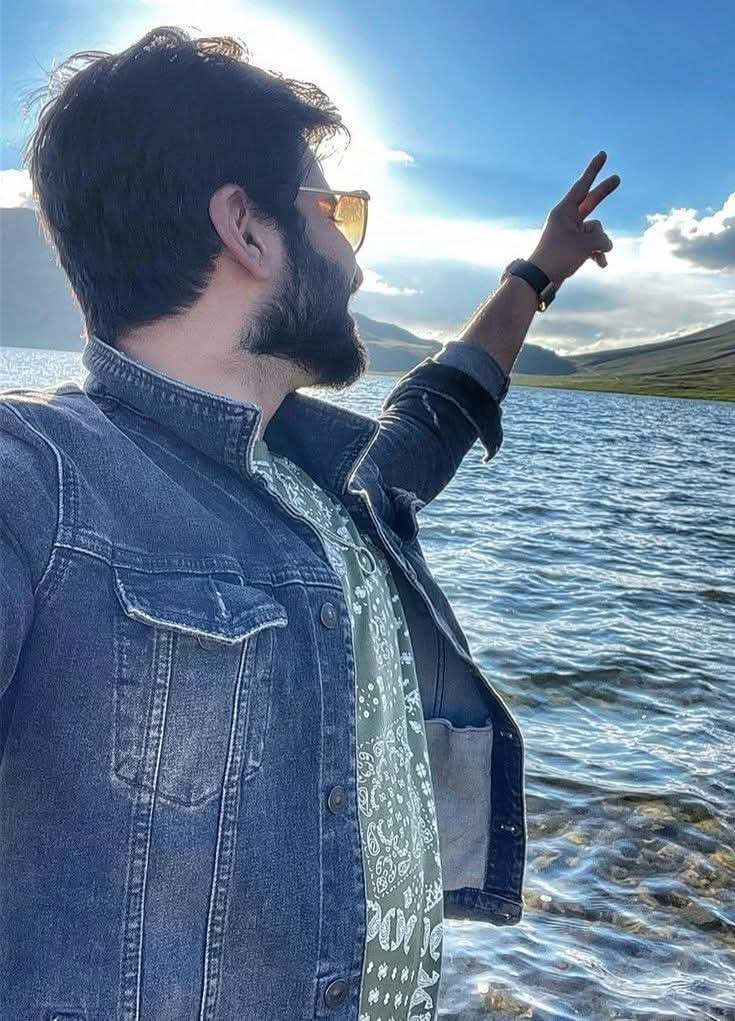 "زمین پر سب سے خوبصورت جگہ تمہارے
  دل کا مرکز ہے  جہاں سے زندگی شروع ہوتی ہے 

_ BaLoCH _